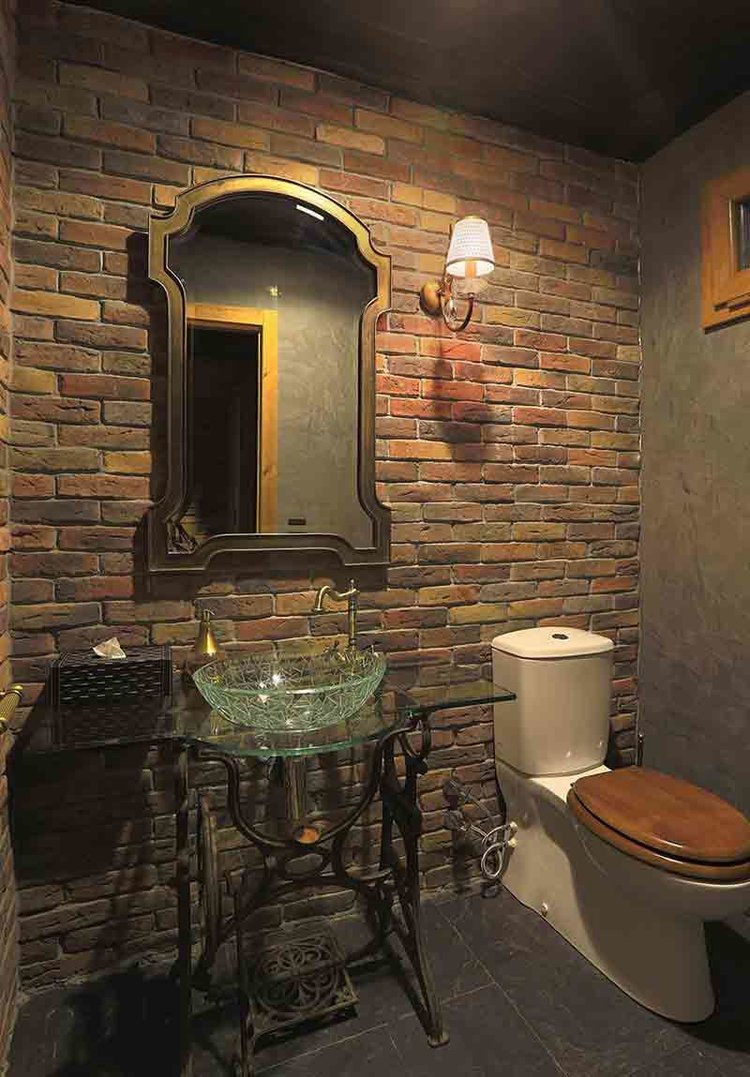 Antique Brick 2906. Weathered Thin Brick Veneer in 0.5″ Thickness. Distressed Surface with Authentic Aged Feel.